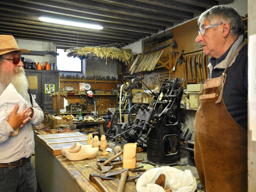 Jean-Claude parle de son ancien métier : sabotier